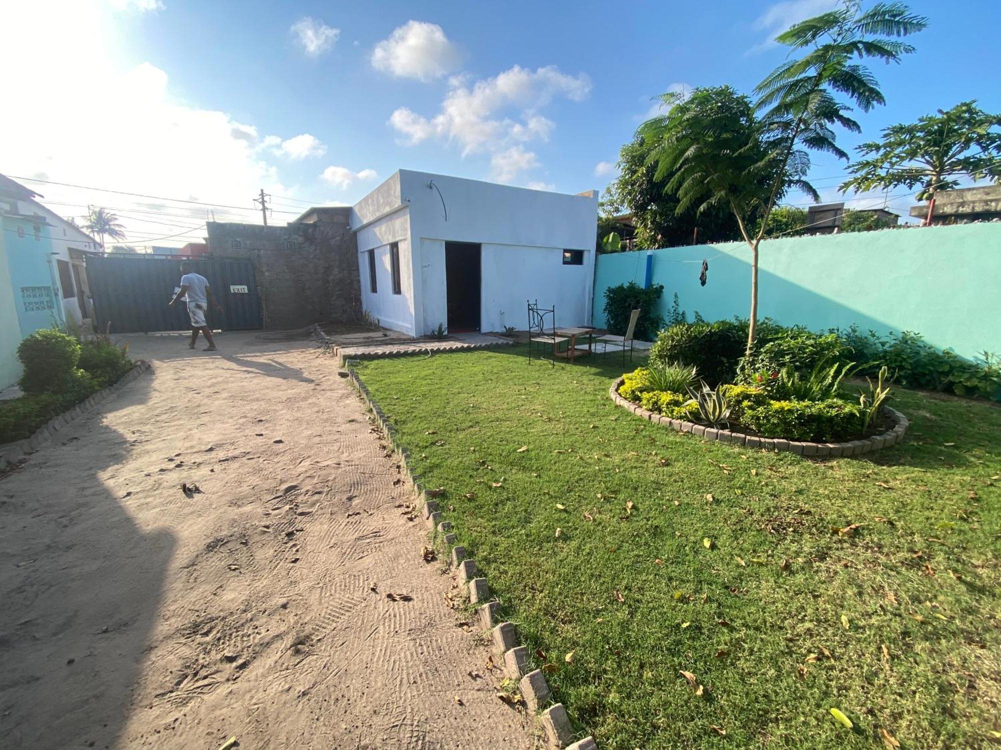 Aeropark Residencial Hostel Maputo Exterior photo